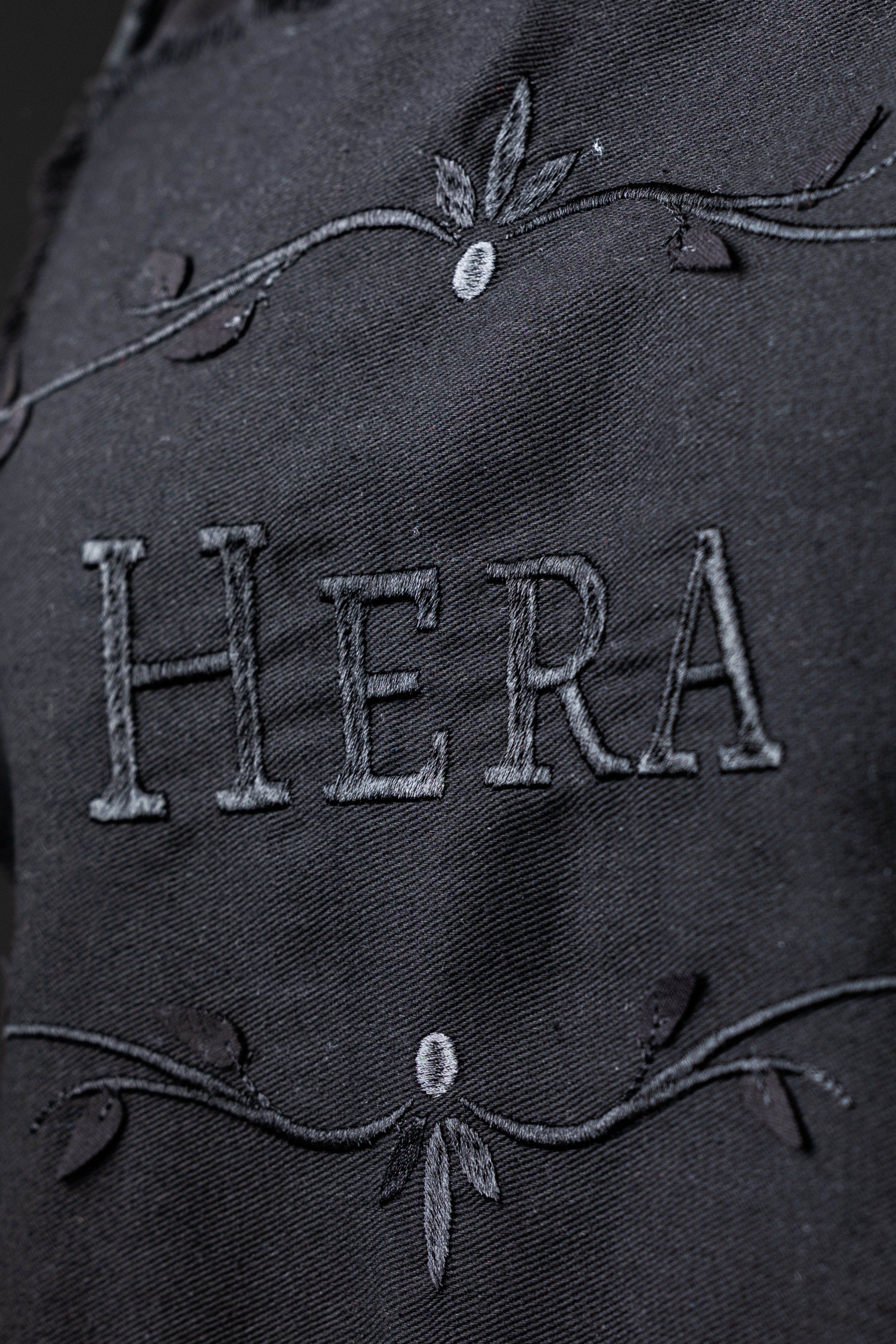 Black Hoodie "Hera" - Woman