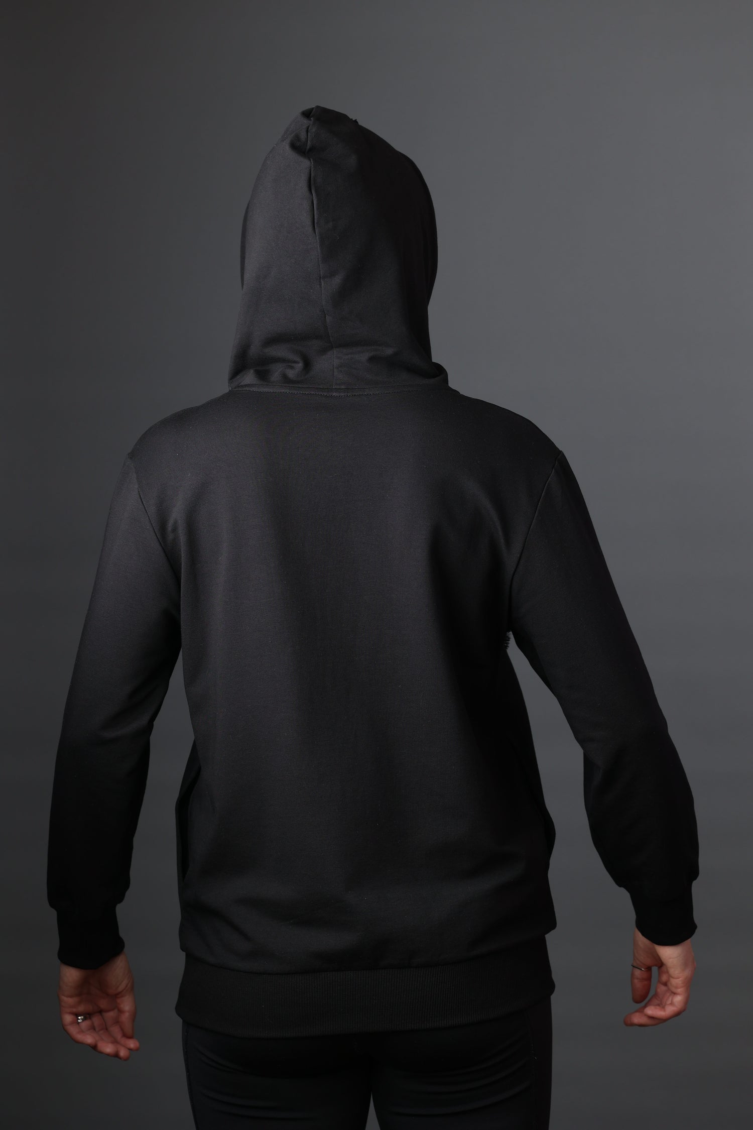 Sudadera negra con capucha &quot;Hera&quot; - Hombre